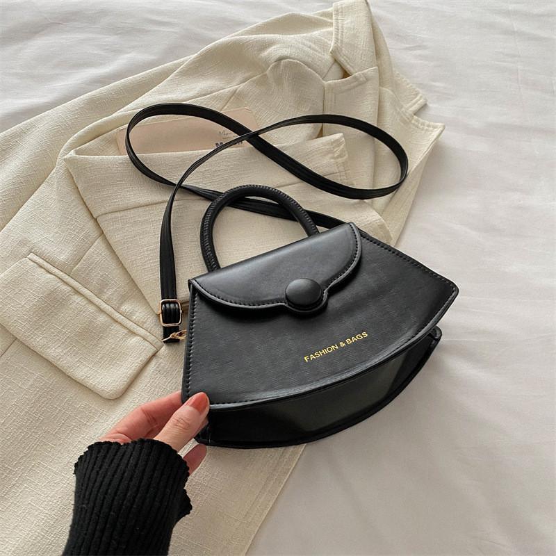 Chic Vintage Minimalist Womens Saddle Bag Stylish Fashionable Crossbody Purse