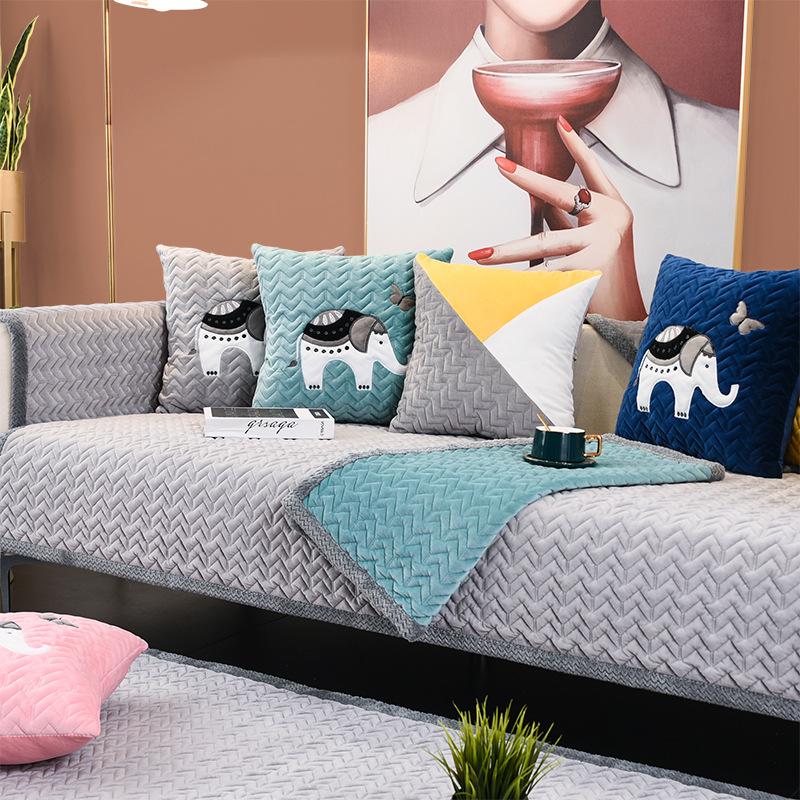 

Универсальная короткая плюшевая подушка для дивана на все времена года, противоскользящая ткань, простой кожаный чехол для дивана, подушка для гостиной 70*70cm