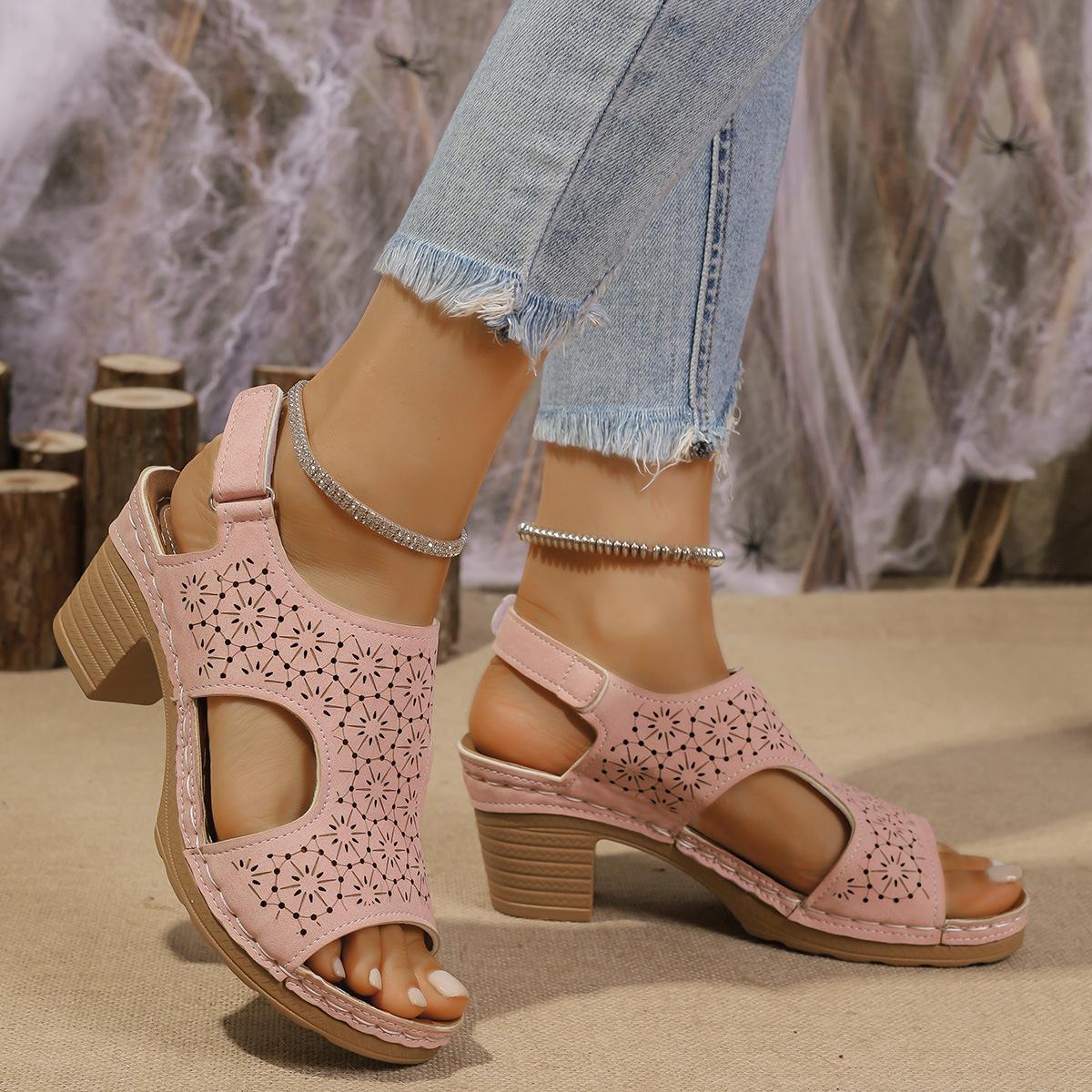 

Босоножки на высоком каблуке женские большого размера крутые шлепанцы на толстой подошве босоножки с открытым носком женские полые с пряжкой модные римские сандалии женские 36 розовый