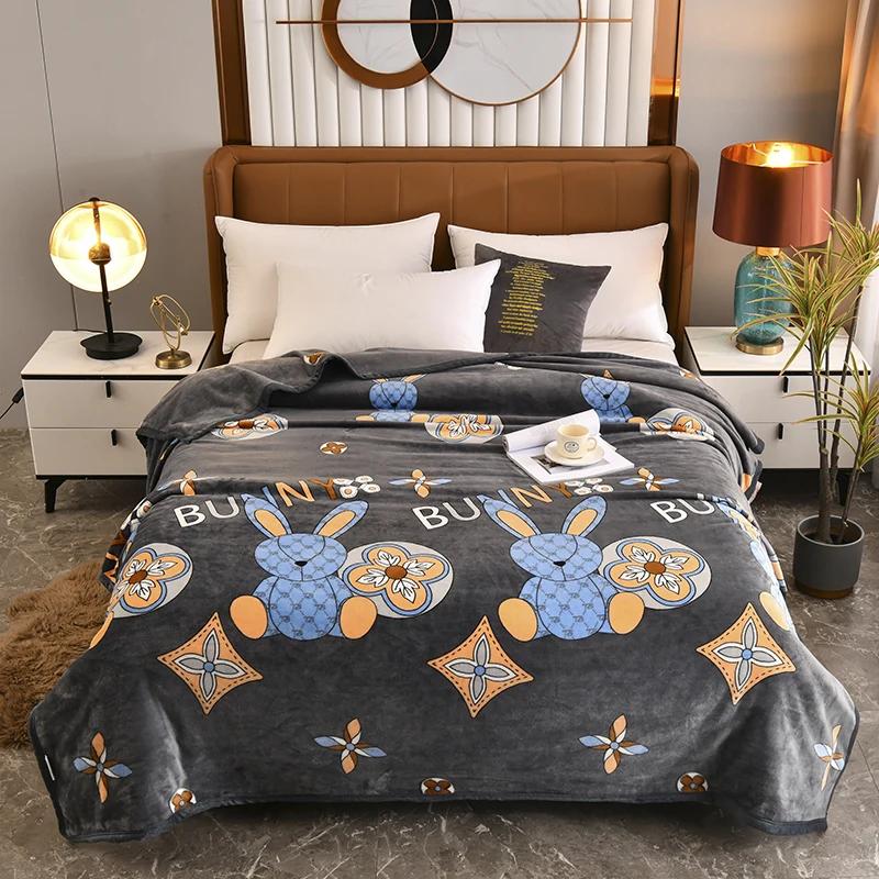 White Floral Throw Blanket Luxury Warm Fuzzy Soft Cozy Flannel Blanket for Home Sofa Couch Chair Decorative Bedroom Bed Blankets