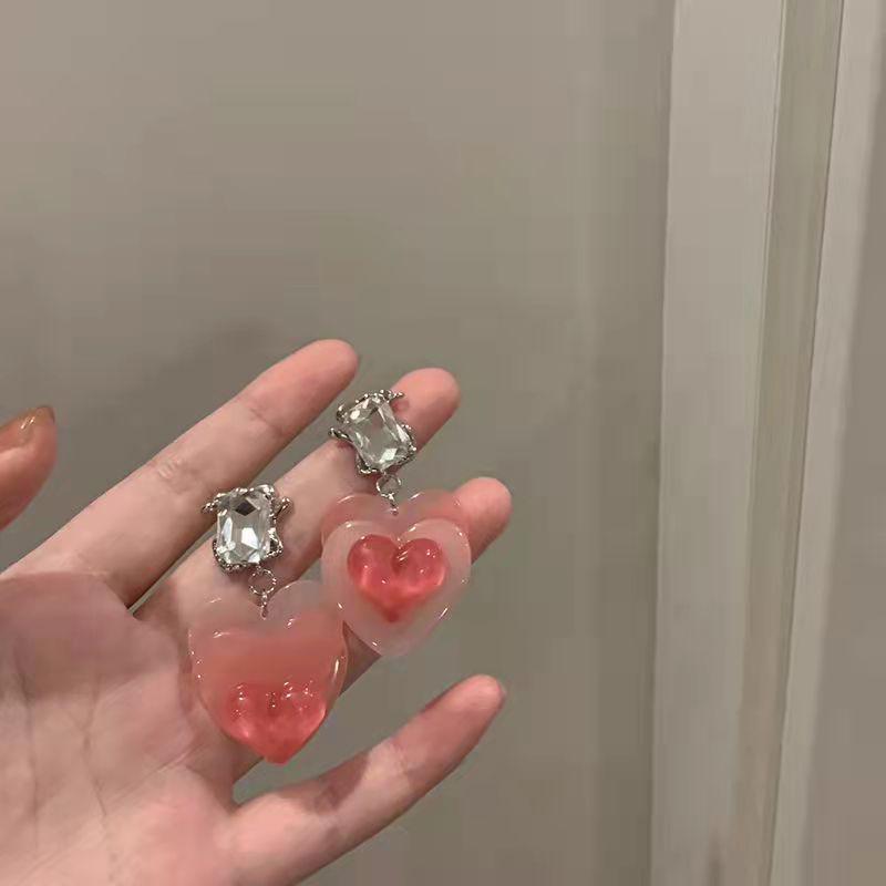 

Серьги-пусеты в виде сердца с градиентным персиковым цирконом - Сладкий и уникальный дизайн