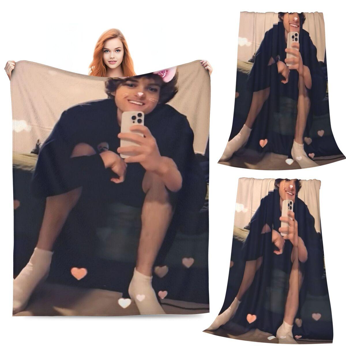 Dream Face Reveal Blanket Soft Warm Flannel Throw Blanket Plush for Bed Living room Picnic Travel Home Couch Size: 75*100cm, Weight: 230 GSM