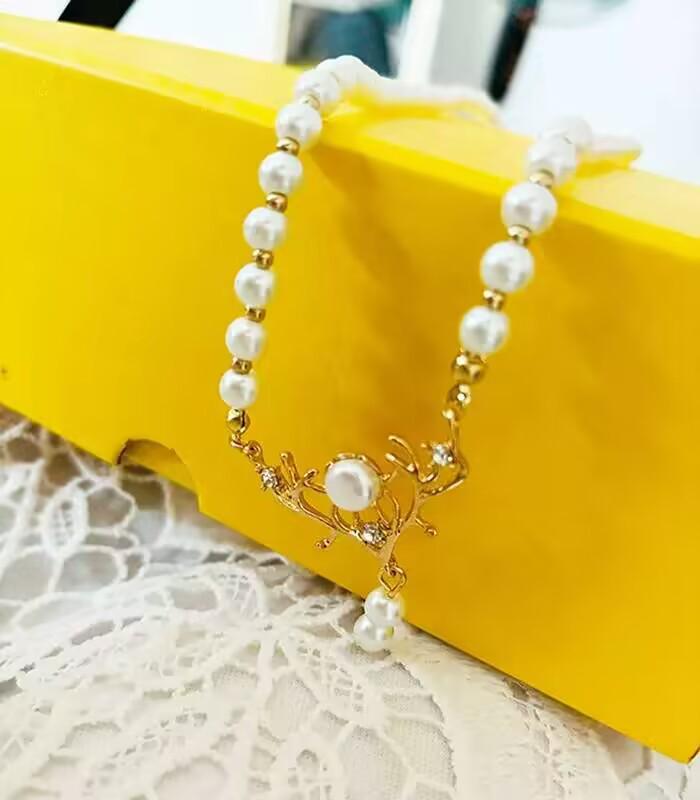 One Deer Pearl Luxus Damen Halskette - Stilvoller Choker Schlüsselbeinkette