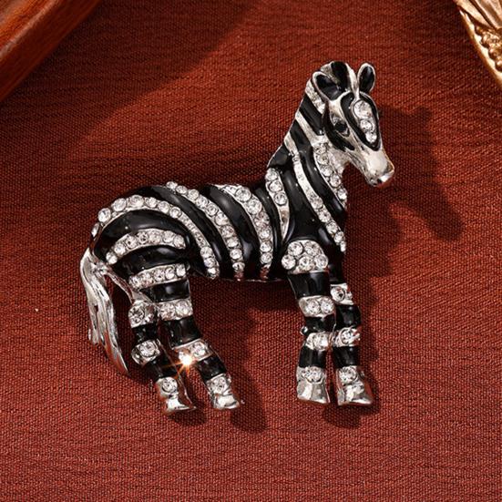 Brooch Pin Sparkling Rhinestones Inlaid Horse Design Brooch Retro Style Lapel Badge Fashion Accessories