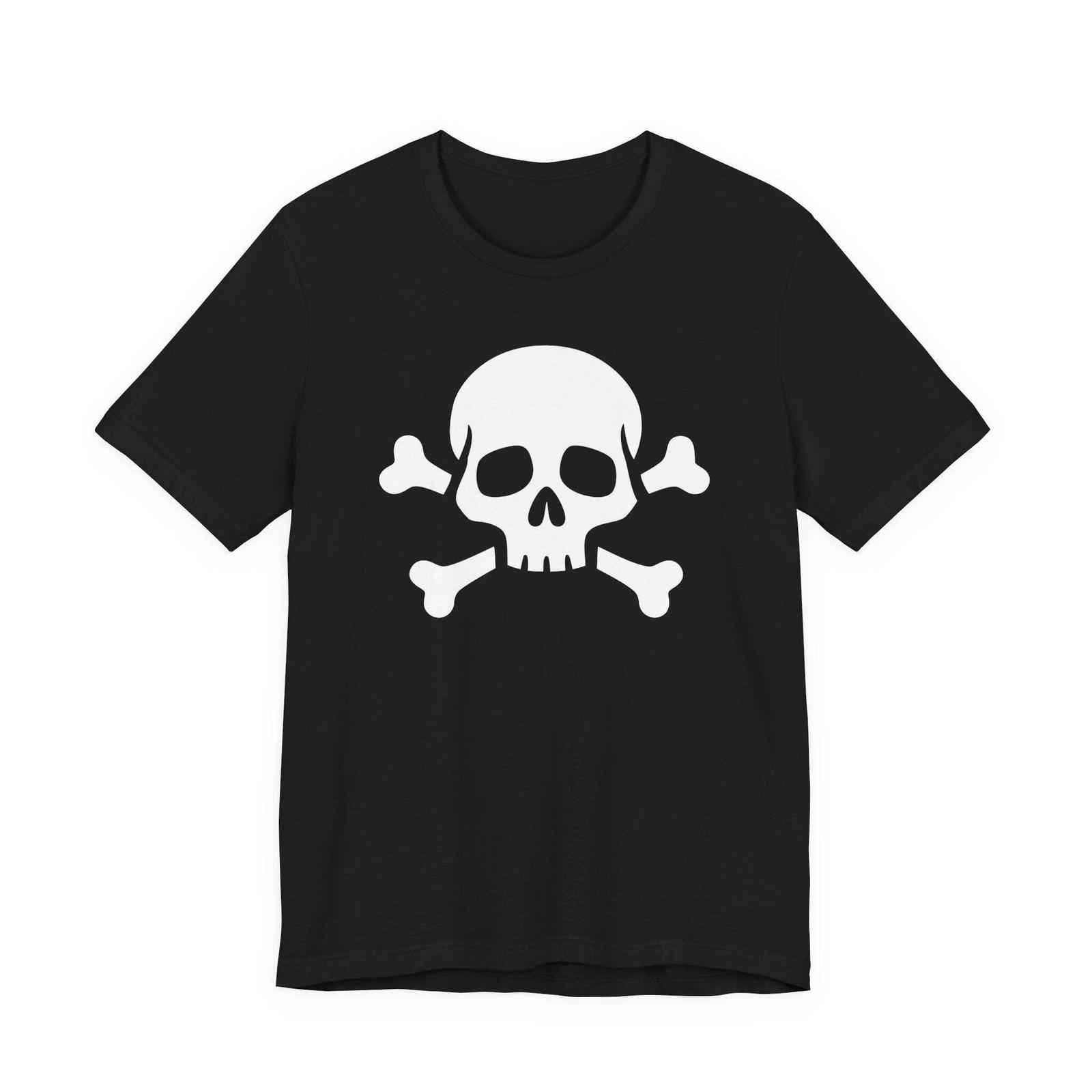 Skull & Crossbones T-Shirt | Gothic Pirate Unisex Graphic Tee S