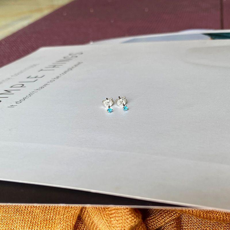 

Silver Needle Super Flash Colorful Crystals Stud Earrings Ear-Caring Mini Earrings Female Minimalist Exquisite Non-Allergic Sleep Removal Free Take 925 silver-blue pair
