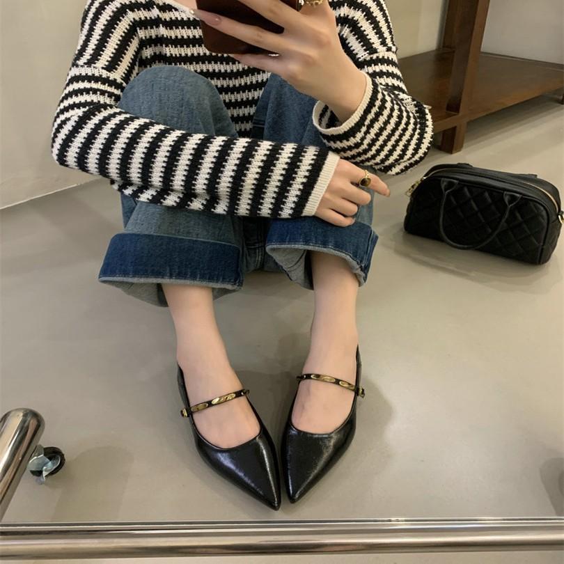 Korean version of thick heel Mary Jane retro small leather shoes women's 2025 new autumn pointed head shallow mouth retro word with single shoes