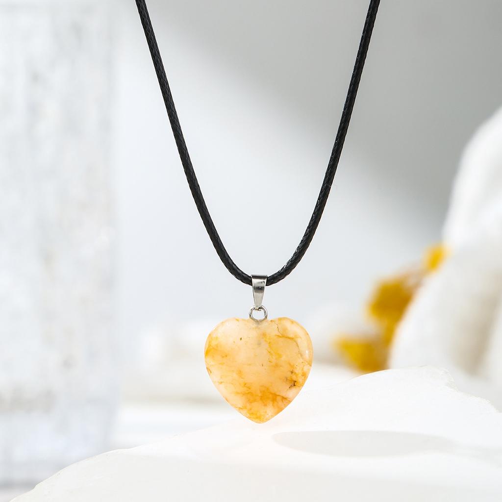 Natural crystal peach heart pendant, Dongling, tiger eye stone, three-dimensional heart-shaped pendant, accessories