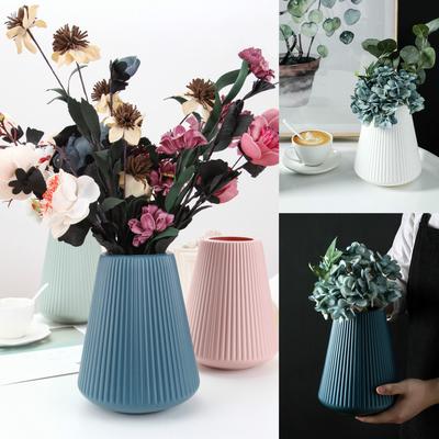 Einfache kleine Vase im europäischen Stil, für Wohnzimmer, Blumenarrangement, Blumendekoration, Hydrokulturpflanze, Plastikflasche