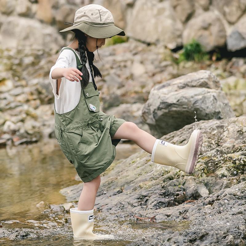 Children's rain shoes fashion boys and girls kindergarten baby waterproof shoe cover shoes medium and large children non-slip rain boots rubber shoes