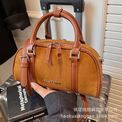 Premium Sense Niche Bag Women's Autumn and Winter 2025 New Matte Retro Messenger Bag Casual Explosion Portable Pillow Bag