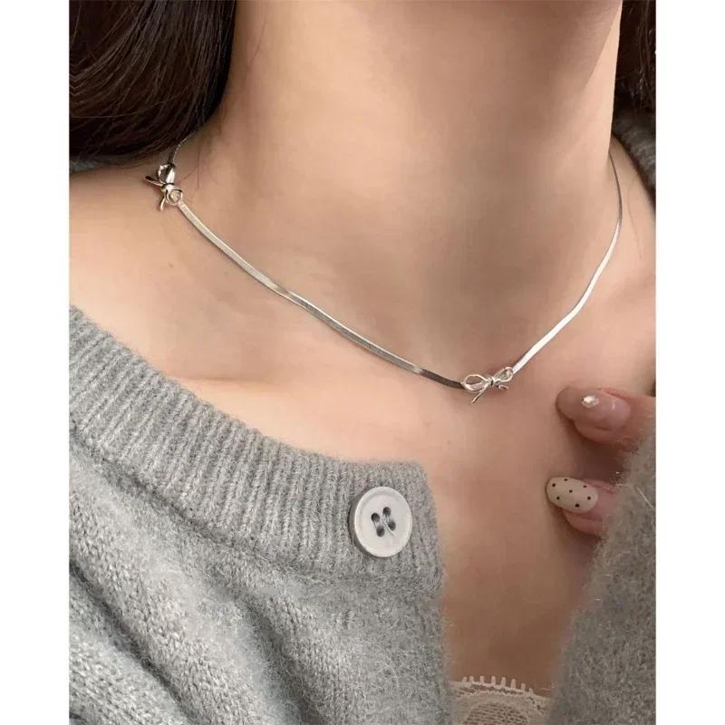 Fashionable Snake Bone Chain Elegant Bowknot Pendant Necklace/Bracelet Stylish Accessory For Various Occasions