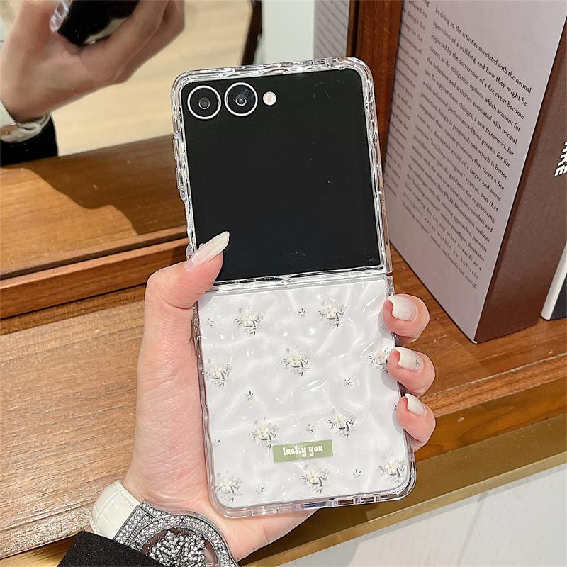 

Transparent Water Ripple Flower Wrist Chain Case for Samsung Galaxy Z Flip 7 6 5 Zflip 3 4 Beads Bracelet Bowknot Hard Cover Galaxy Z Flip6