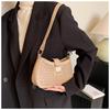 Simple and fashionable shoulder bag, girls' high-end underarm bag, early spring new commuter texture versatile small square bag