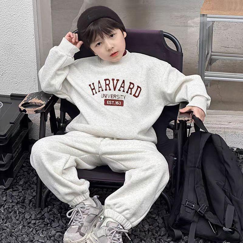 Kinderkleidung Einfacher Buchstabenaufdruck Set Jungen und Mädchen Herbst und Winter Locker Lässig Verdicktes Oberteil + Hose Zweiteiliges Set