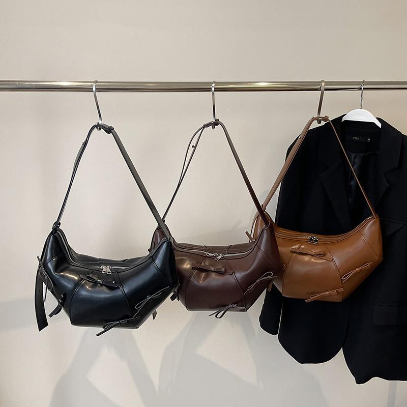 Premium texture retro bag women's large-capacity new autumn and winter niche design messenger bag commuter dumpling bag