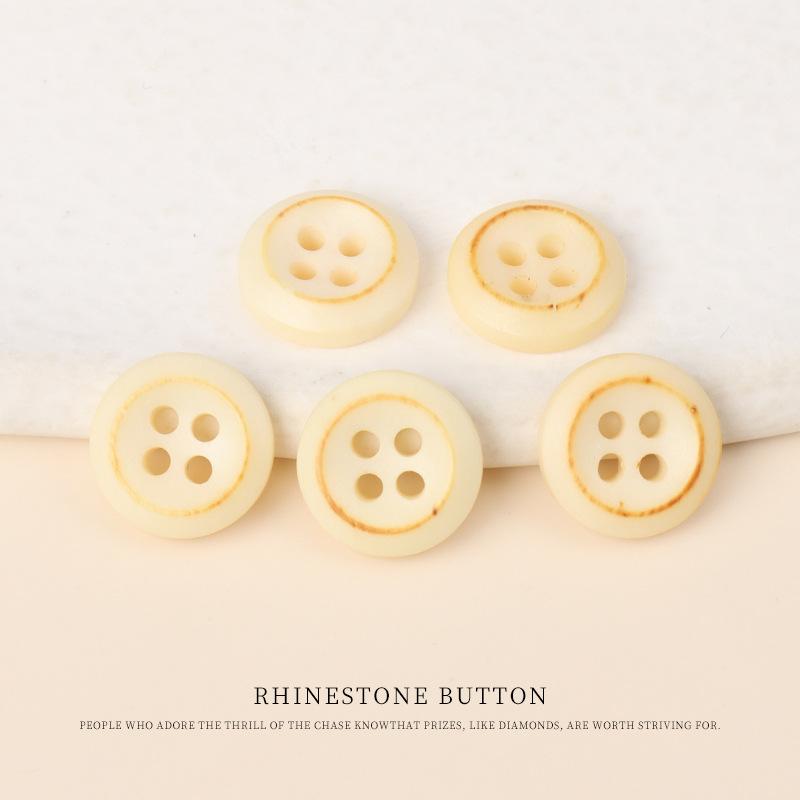 

5pcs Burnt Noodles Dyed Natural Beef Bone Buttons Chinese Top Cardigan Buttons High-End Shirt Cardigan Four-Eye Small Buttons 10mm beige burnt edge