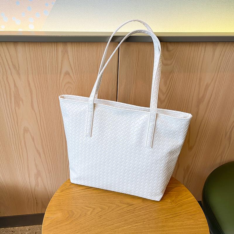 Bag women's 2025 Korean version of the commuter college's new tote bag women's bag summer large-capacity one-shoulder tote woven bag