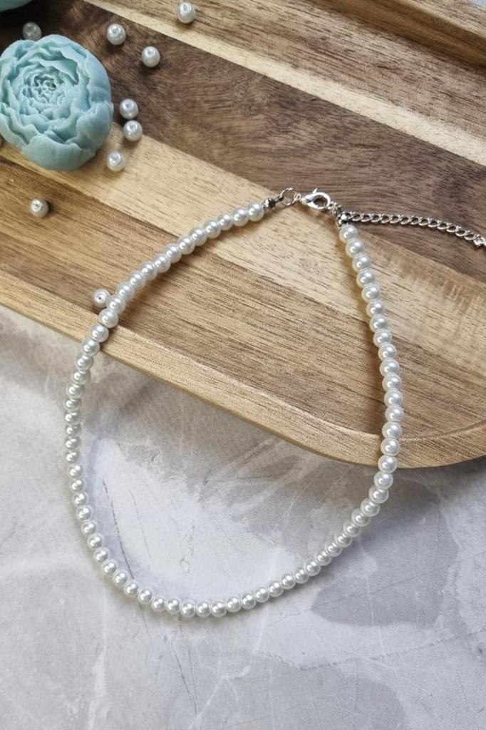 Choker náhrdelník z bílých perel – Korálkový límec z umělých perel, Elegantní šperk z imitace perel