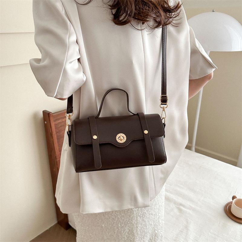 Boston Retro Solid Color 2025 Simple New Spring Crossbody Portable Shoulder Square Bag