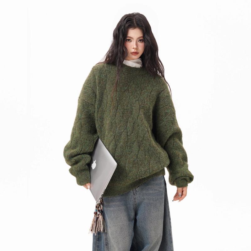 Men's Retro Cable Knit Sweater - Loose Fit, Round Neck, Autumn/Winter Pullover.