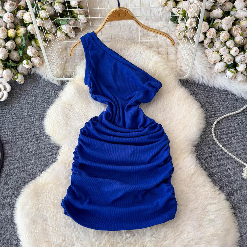 A Slanted Collar Dress for Spring Slimming and Shaping Women's Wear