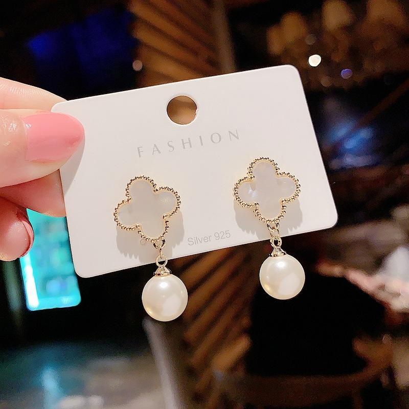 Fashion Geometric Bow Flower Pearl Earrings Women'S Premium Versatile Small Fragrant Wind Earrings