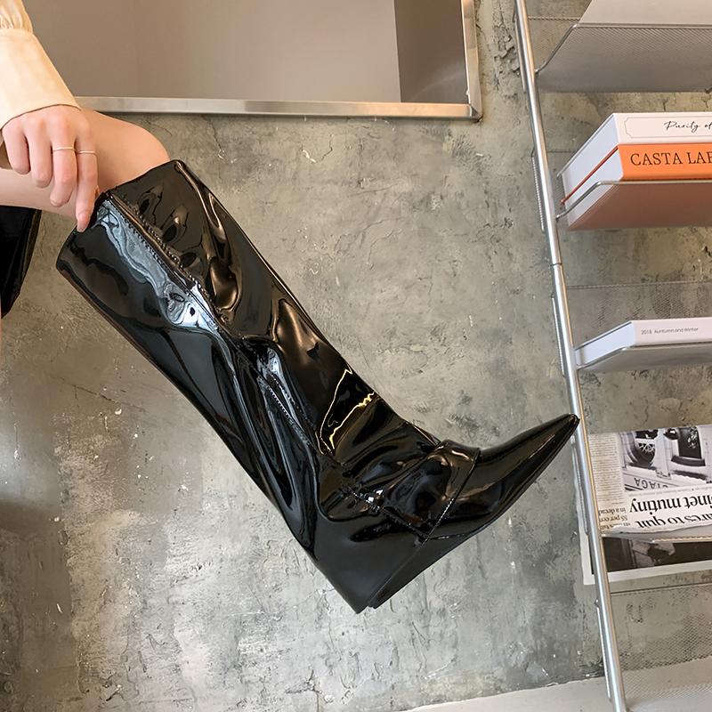 

Мода 2025 Новые туфли-лодочки с острым носком на высоком каблуке Женские ботфорты до колена Дизайнерский бренд Мягкая лакированная кожа Боковая молния Танкетки Зимняя модная обувь 39 чёрный