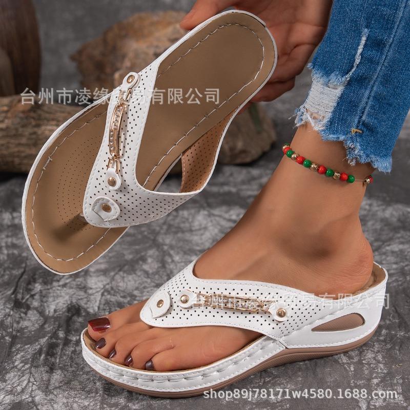 Large Size Women's Shoes Spring and Summer New Toe Casual Beach Slope Heel Flip-flops Women's Cool Slippers