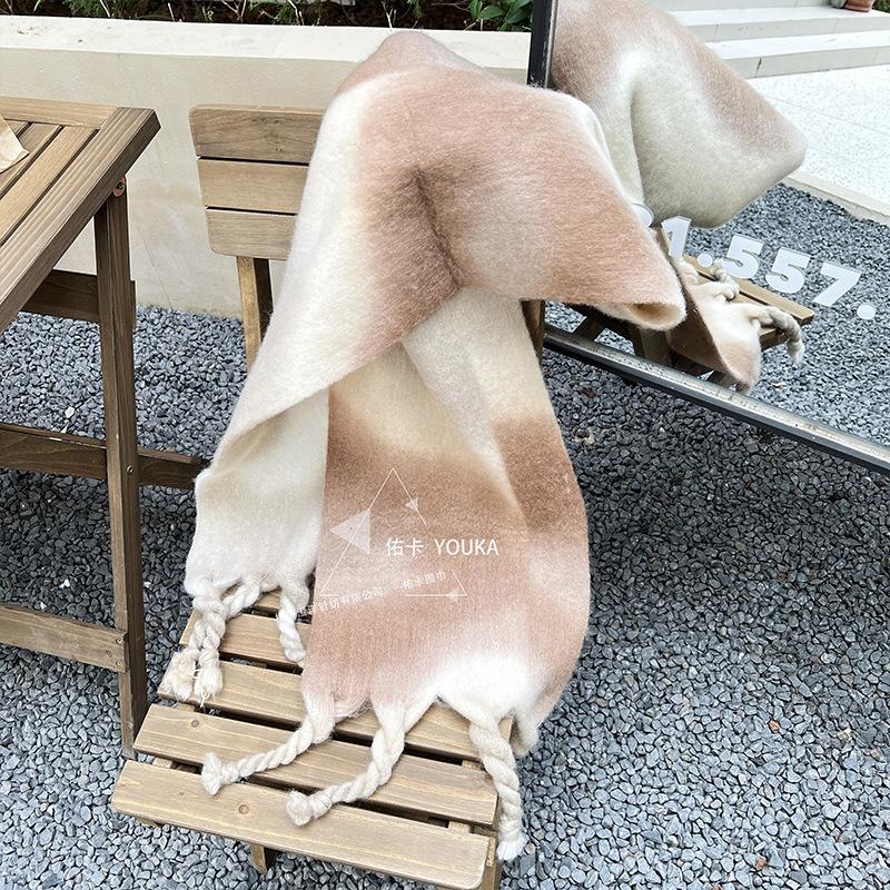 

Contrasting color tassel scarf women s niche design sense autumn and winter new high-end shawl versatile thickened scarf хакі