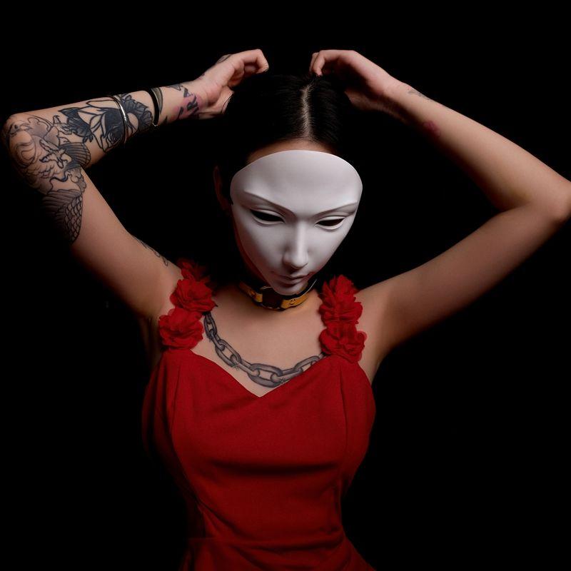 BEPAN Ladies Full Face Sexy Adult Performance Net Red Gold and White Dance National Style Halloween Mask Fun