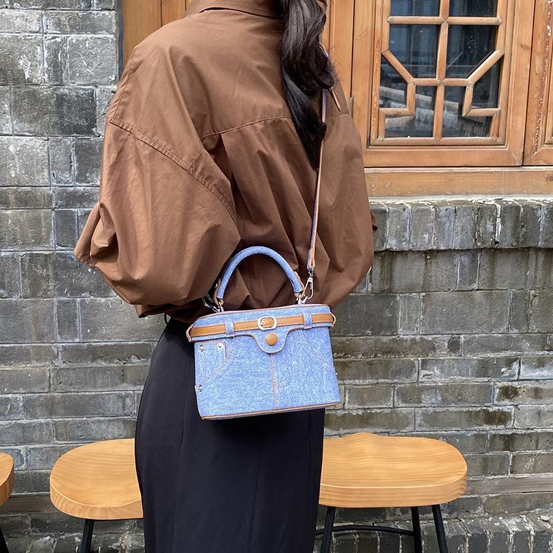 Popular Niche Bags Women's New Versatile Messenger Bags Fashionable Portable Box Bags