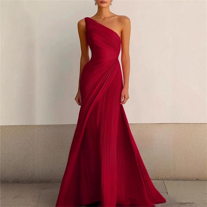 2026 Elegant Cross-Shoulder European & American Light Luxury Slim-Fit Banquet Gown