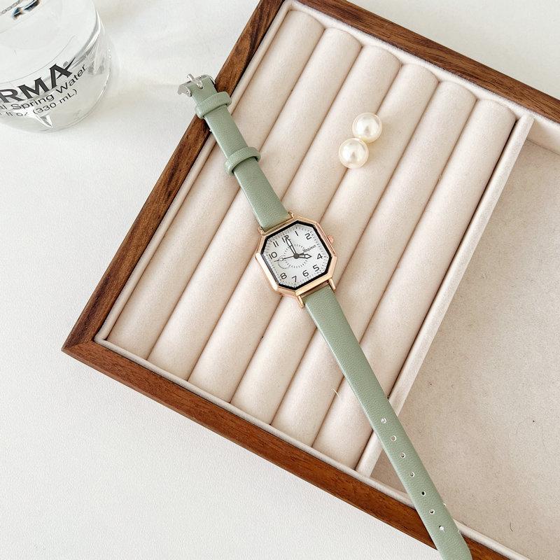 Watch Female Student Simple Personality Niche Temperament Retro Camellia Face Control White Small Dial