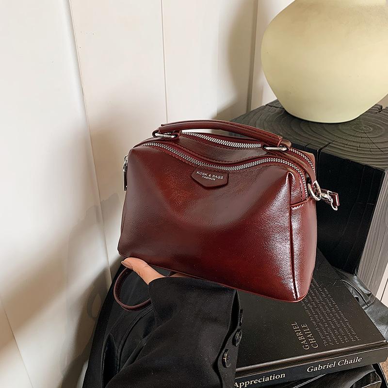 Retro Fashion Women's Bags, New Autumn and Winter Handbags, High-end Textured Commuter Messenger Bags