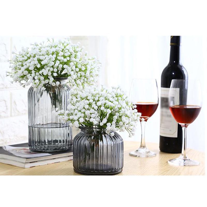 Gypsophila květinová výzdoba domácí falešná květina nevěsta drží květiny