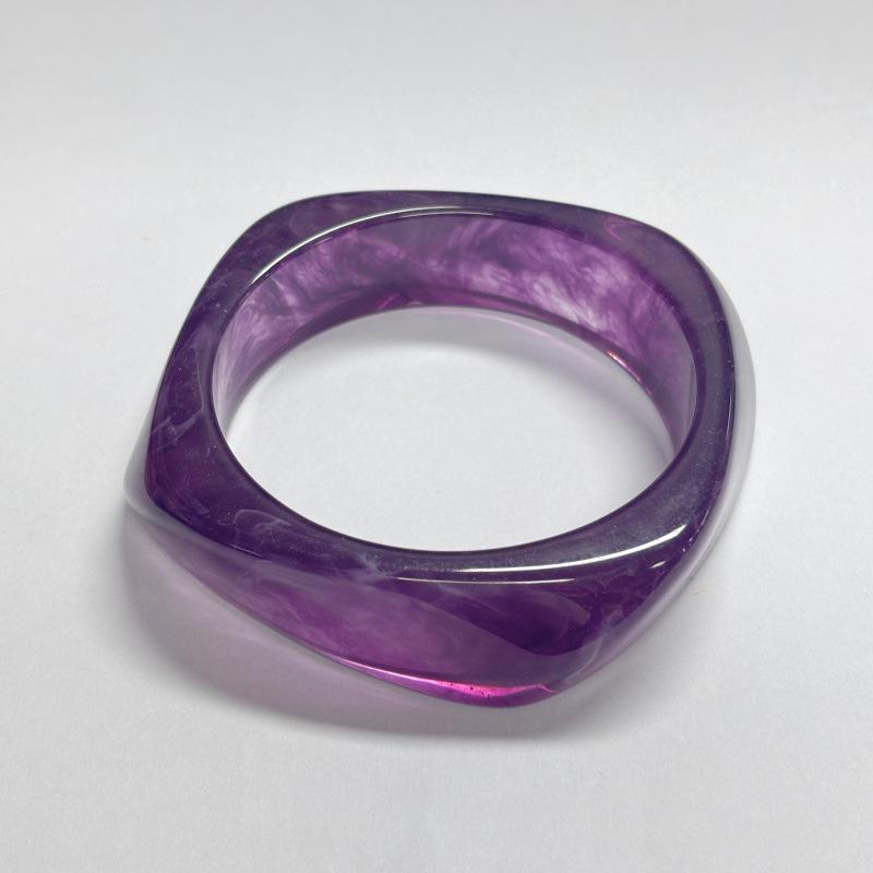 Retro Macaron Color Bangle: Stylish Women's Fashion Bracelet with Unique Niche Design