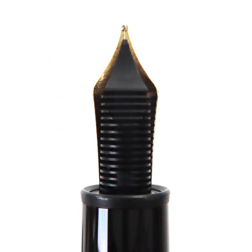 Great MONTBLANC fountain pen Meisterstück 147 Traveler white star black 14K mens Used