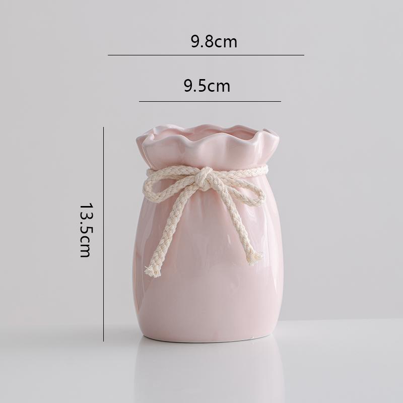 Nordic Minimalist Ceramic Flower Vase for Dried Flowers - Elegant Home Decor and Desktop Ornament.