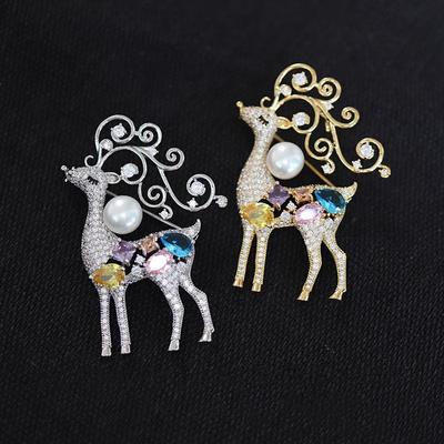 Exquisite Luxurious Cute Animal Deer Brooch Female Inlaid Shiny Cubic Zirconia Matching Suit Dress Shirt Elegant Party Jewelry Nice Gift