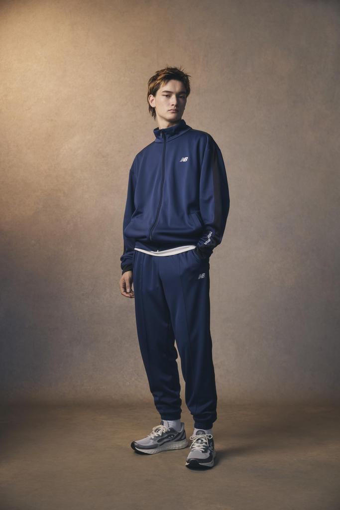 Modell getragen von Otani Strick-Track-Jogginghose Jersey Training Laufen Feuchtigkeitsabsorbierend Schnelltrocknend Trainingsbekleidung BK [New Balance] Herren (AMP51202)