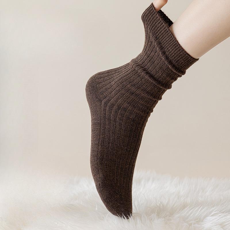 Women's Autumn and Winter Fleece and Wool Socks That Are Not Bulky, Mid-calf Socks for Warmth, Long Calf Pile Socks