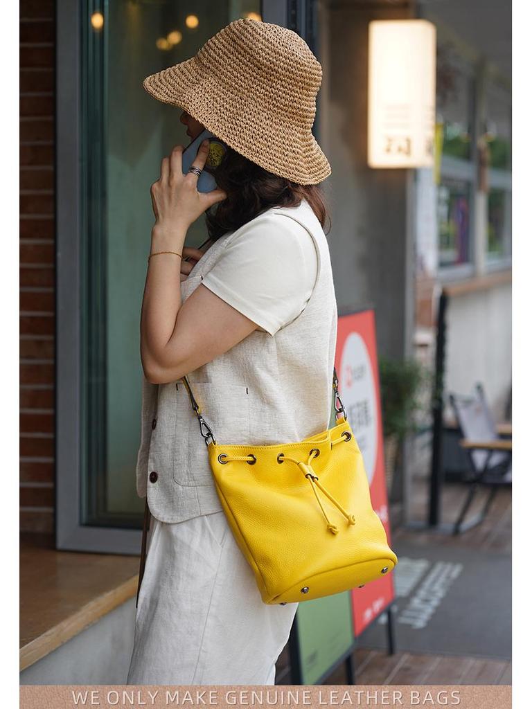 2024 Autumn-Winter Women's Fashion Drawstring Bucket Bag - Retro Single Shoulder Crossbody Commute Bag