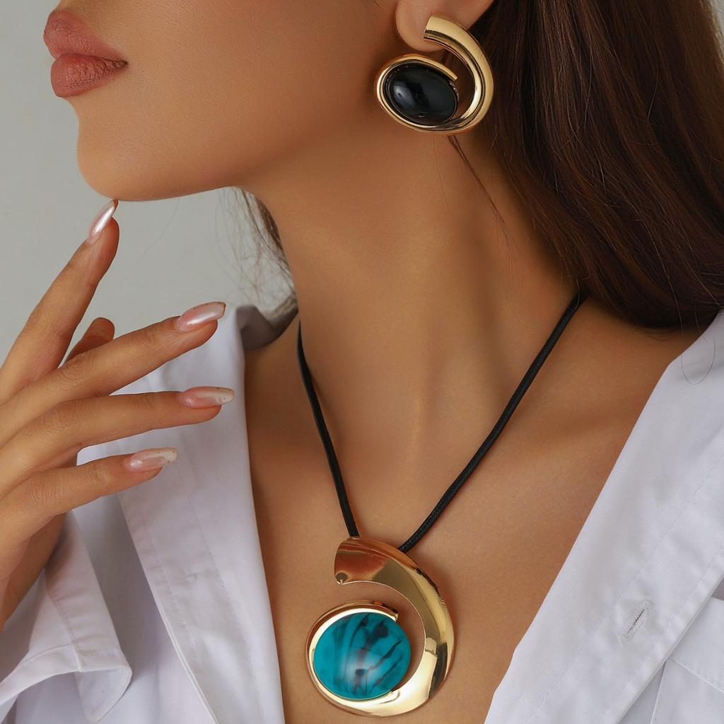 Personalized Exaggerated Necklace and Earrings Set