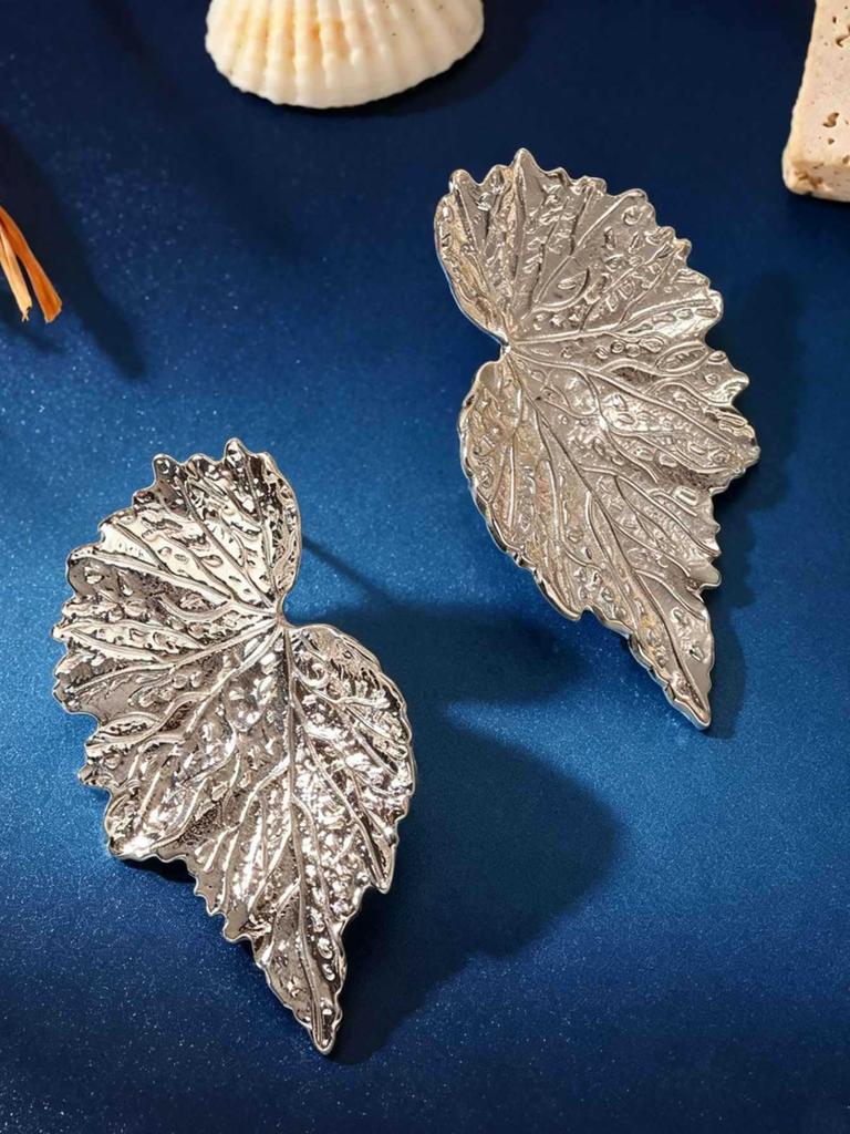 Trendy 2026 European & American 3D Leaf Earrings: Bold Metal Statement Jewelry for Women