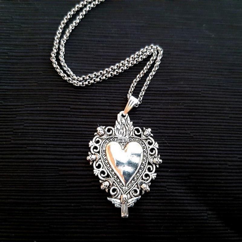 European & American Gothic Heart Necklace - Sacred Heart Forest Souvenir