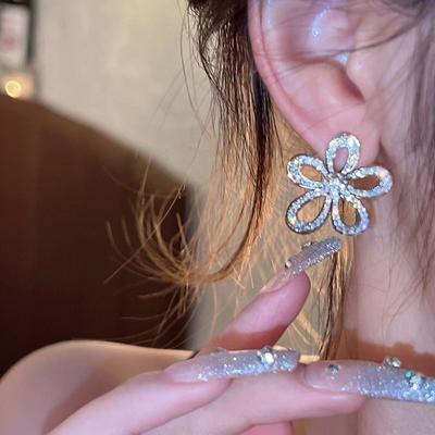 Korean Big Sun Flower Stud Earring for Women Exquisite Silver Color Rhinestone Hollow Petals Ear Jewelry Girl Gift