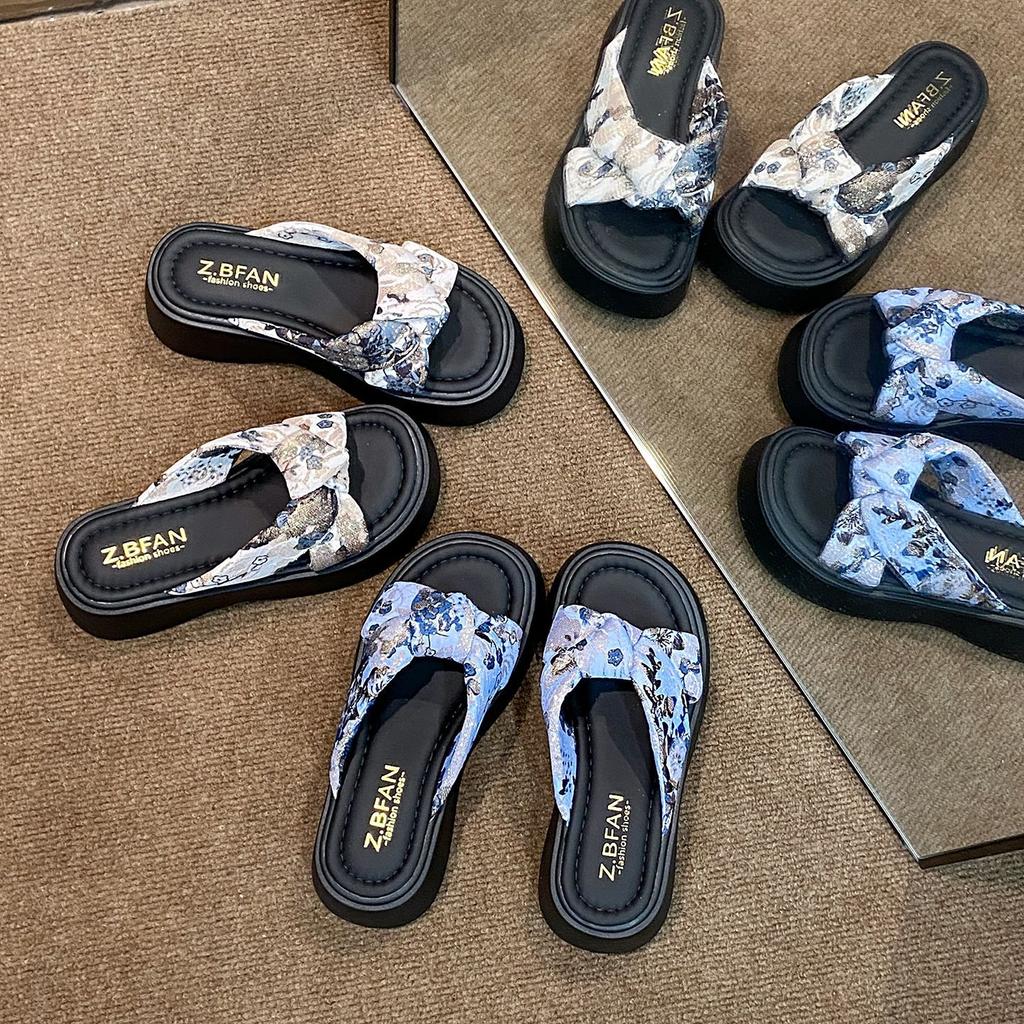 National Style Cool Slippers Female Summer Wear 2025 New Fairy Style with Skirt Thick-bottomed Beach Slippers Fashion One-word Drag