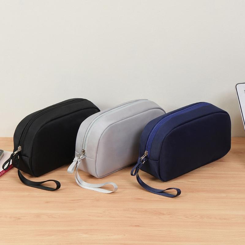 Lightweight Gadget Pouch Water Resistant Material Protects Electronic Devices During Daily Commute and Trip