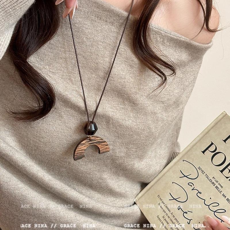 Irregular hollow long necklace women s retro niche unique design sweater chain autumn and winter new Chinese style